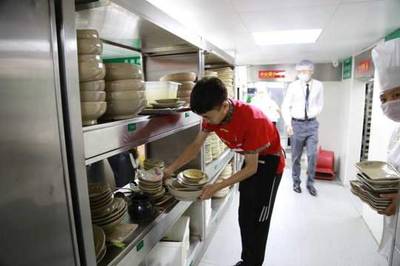 監(jiān)管利劍出鞘，為餐飲安全護(hù)航 從成都小龍坎事件看行業(yè)管理之道